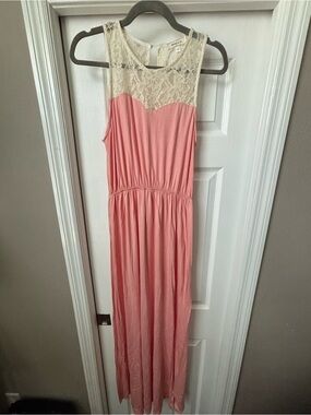 Halley & Co. Cream Lace Pink Lined Sleeveless Dress